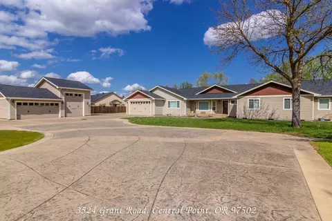 3524 Grant Rd, Central Point, OR 97502 photo 1