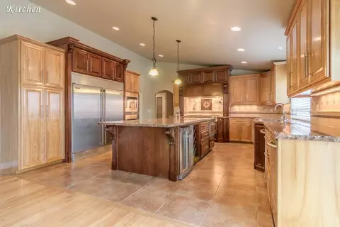 3524 Grant Rd, Central Point, OR 97502 photo 2