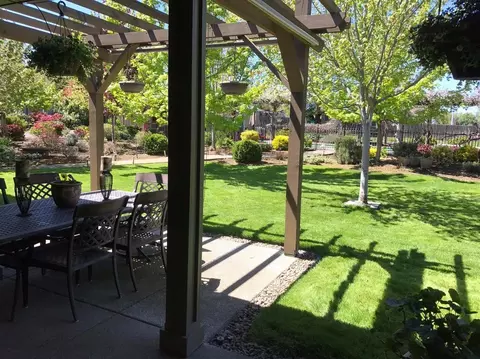 127 Walnut Pl, Phoenix, OR 97535 photo 3