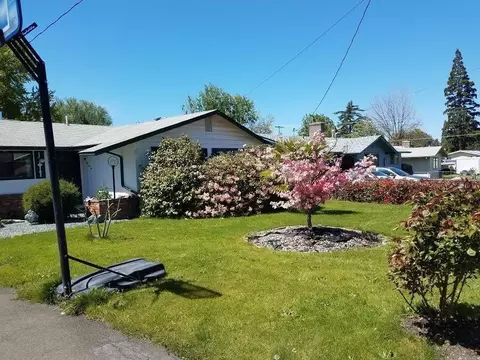 412 B St, Phoenix, OR 97535 photo 2