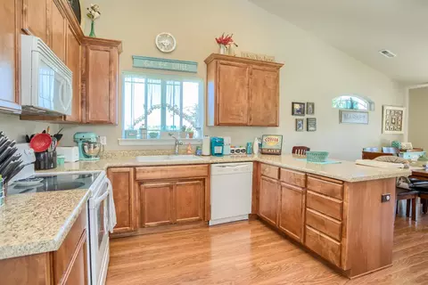 462 Sienna Hills Dr, Eagle Point, OR 97524 photo 4