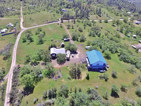 6533 Shadow Glen Dr, Eagle Point, OR 97524 photo 2