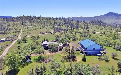 6533 Shadow Glen Dr, Eagle Point, OR 97524 photo 1