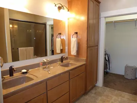 1107 N Haskell St, Central Point, OR 97502 photo 8