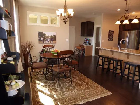 1107 N Haskell St, Central Point, OR 97502 photo 2
