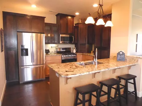 1107 N Haskell St, Central Point, OR 97502 photo 3