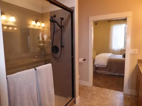 1107 N Haskell St, Central Point, OR 97502 photo 9