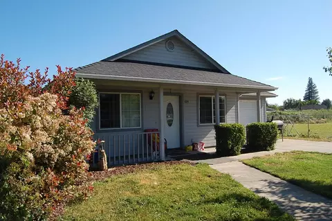 425 De Barr Ave, Medford, OR 97501 photo 1