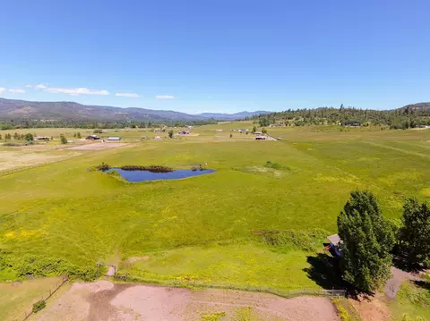722 Hammel Rd, Eagle Point, OR 97524 photo 2