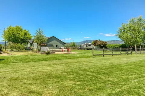 722 Hammel Rd, Eagle Point, OR 97524 photo 5