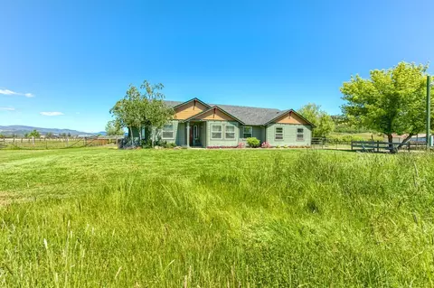 722 Hammel Rd, Eagle Point, OR 97524 photo 4