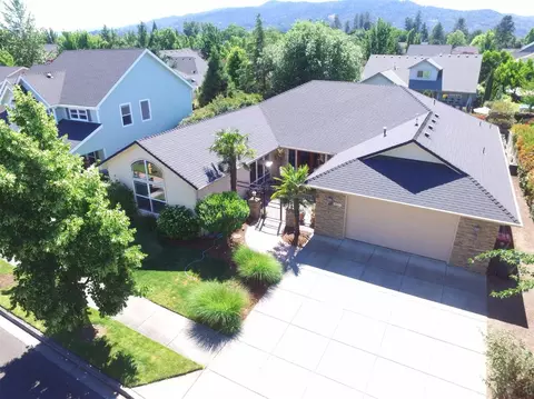 657 Red Oak St, Central Point, OR 97502 photo 25