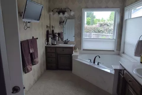 657 Red Oak St, Central Point, OR 97502 photo 19
