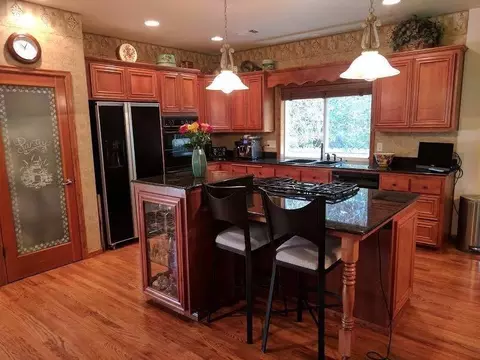657 Red Oak St, Central Point, OR 97502 photo 9