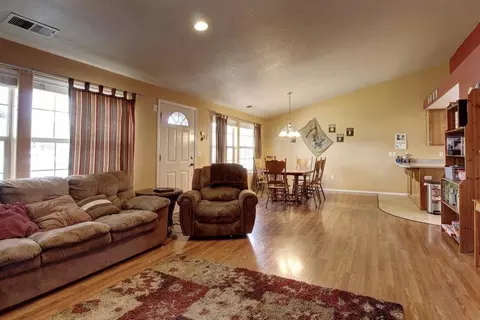 608 Andrea Way, Eagle Point, OR 97524 photo 3