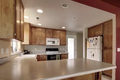 608 Andrea Way, Eagle Point, OR 97524 photo 7