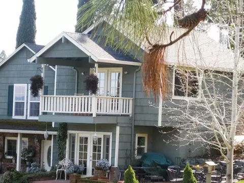 3155 Old Stage Rd, Central Point, OR 97502 photo 2