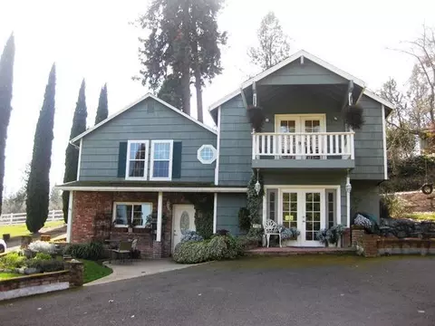 3155 Old Stage Rd, Central Point, OR 97502 photo 1