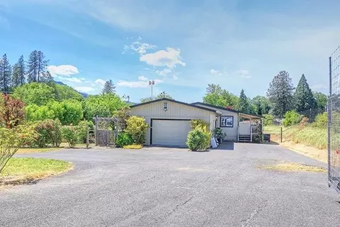 1408 Applegate Ave, Grants Pass, OR 97527 photo 1