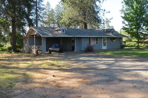 2710 Walnut Ave, Grants Pass, OR 97527 photo 1