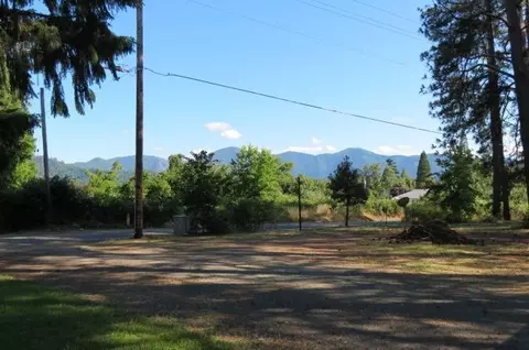 2710 Walnut Ave, Grants Pass, OR 97527 photo 14
