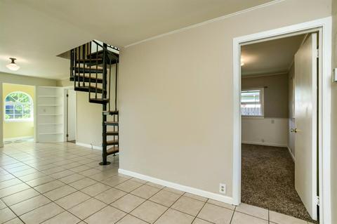 304 W Fifth St, Phoenix, OR 97535 photo 11