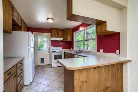 304 W Fifth St, Phoenix, OR 97535 photo 9