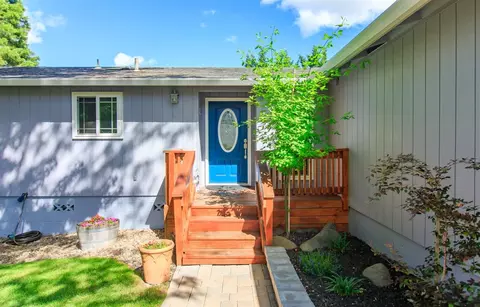 348 Rodale Dr, Eagle Point, OR 97524 photo 4