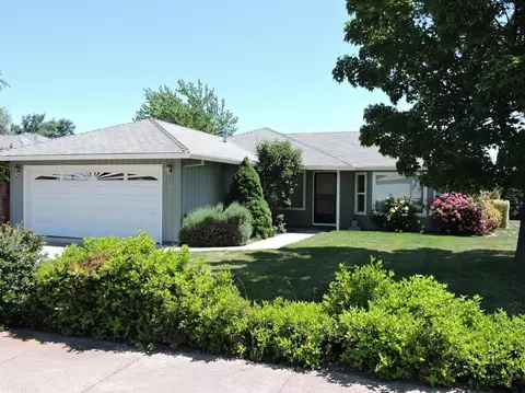 931 Corey Dr, Phoenix, OR 97535 photo 1