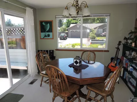 931 Corey Dr, Phoenix, OR 97535 photo 6