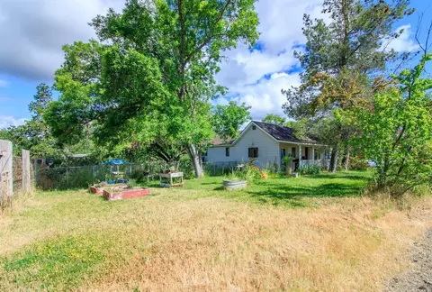 1605 Hammel Rd, Eagle Point, OR 97524 photo 2