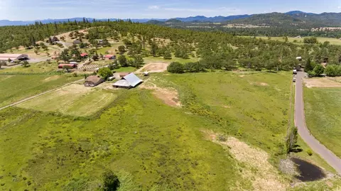 17645 Highway 62, Eagle Point, OR 97524 photo 4
