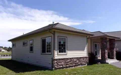 3003 Front St, Klamath Falls, OR 97601 photo 2