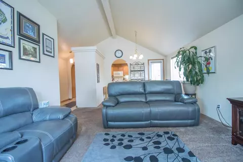 1093 Cherry St, Central Point, OR 97502 photo 12