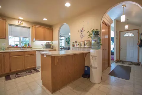 1093 Cherry St, Central Point, OR 97502 photo 8