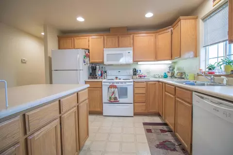 1093 Cherry St, Central Point, OR 97502 photo 7