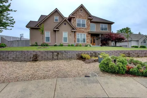 2882 Beebe Rd, Central Point, OR 97502 photo 1