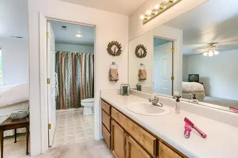 560 C St, Phoenix, OR 97535 photo 26