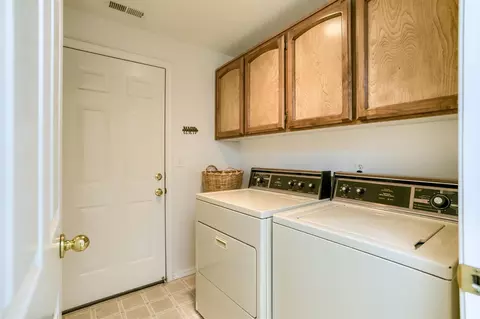 560 C St, Phoenix, OR 97535 photo 23
