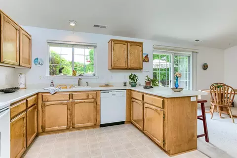 560 C St, Phoenix, OR 97535 photo 17