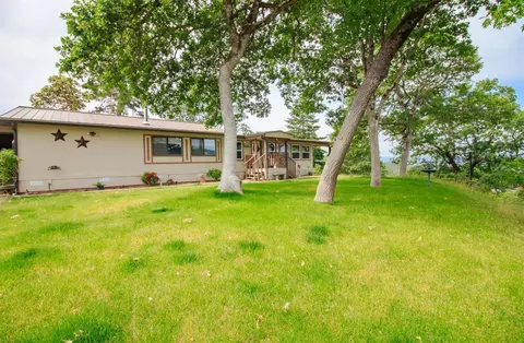 1916 Worthington Rd, Eagle Point, OR 97524 photo 1