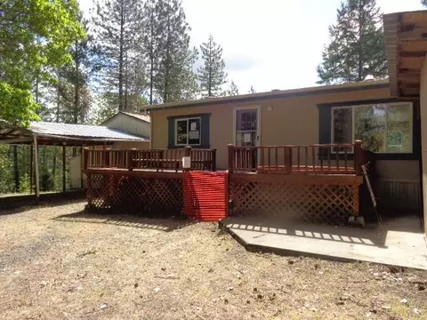 375 Kitty Dr, Eagle Point, OR 97524 photo 3