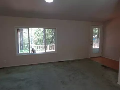 375 Kitty Dr, Eagle Point, OR 97524 photo 9