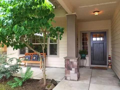 1113 Highlands Dr, Eagle Point, OR 97524 photo 2
