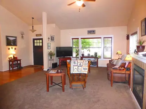 1113 Highlands Dr, Eagle Point, OR 97524 photo 4