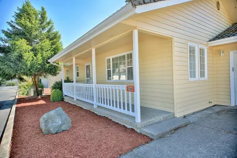 100 Cluster Dr, Rogue River, OR 97537 photo 3