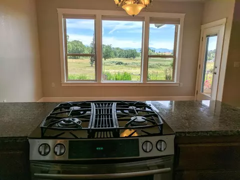 291 Echo Way, Eagle Point, OR 97524 photo 7