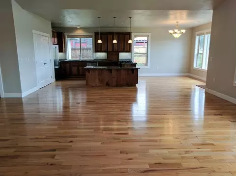 291 Echo Way, Eagle Point, OR 97524 photo 4