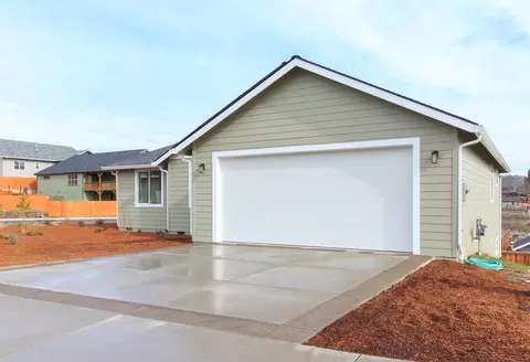 417 Echo Way, Eagle Point, OR 97524 photo 4