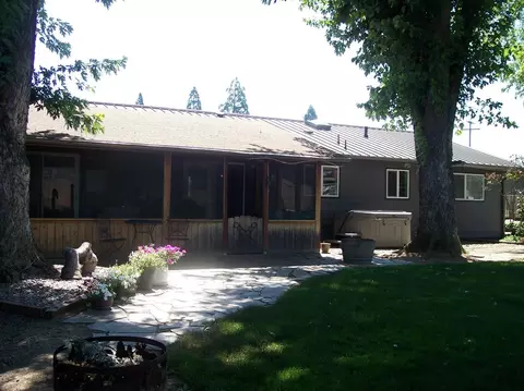 901 Comet Ave, Central Point, OR 97502 photo 19